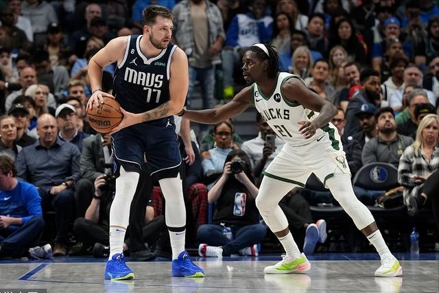 热火大胜活塞止4连败 三巨头49分太阳胜黄蜂