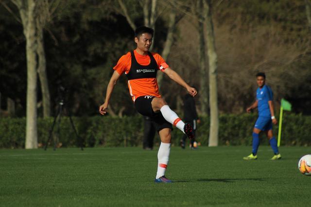 NBA全明星技巧挑战赛:哈利伯顿率步行者队夺冠